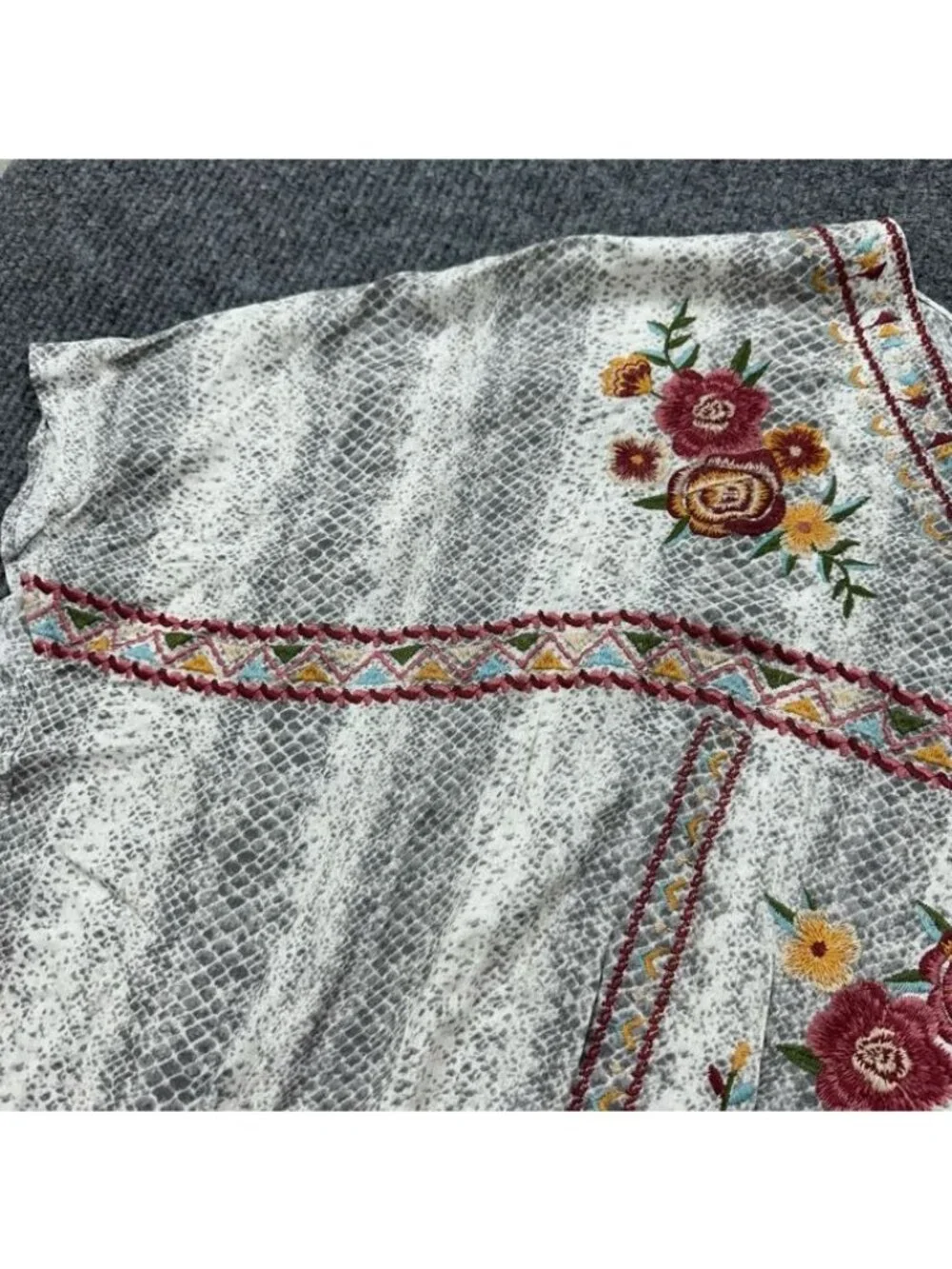 Savanna Jane Embroidered Poncho Top Boho Striped V Neck Shirt Womens Sz M/L NEW